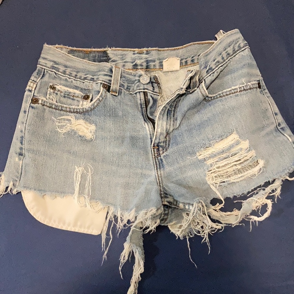 Levi’s 505 distressed vintage jean short
